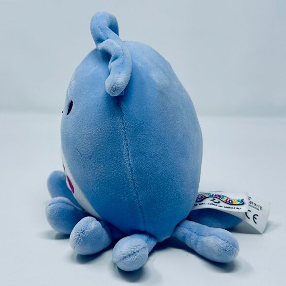 Squishmallow Stacy the Squid Hearts on Tummy Valentine Plush Toy - Picture 6 of 10